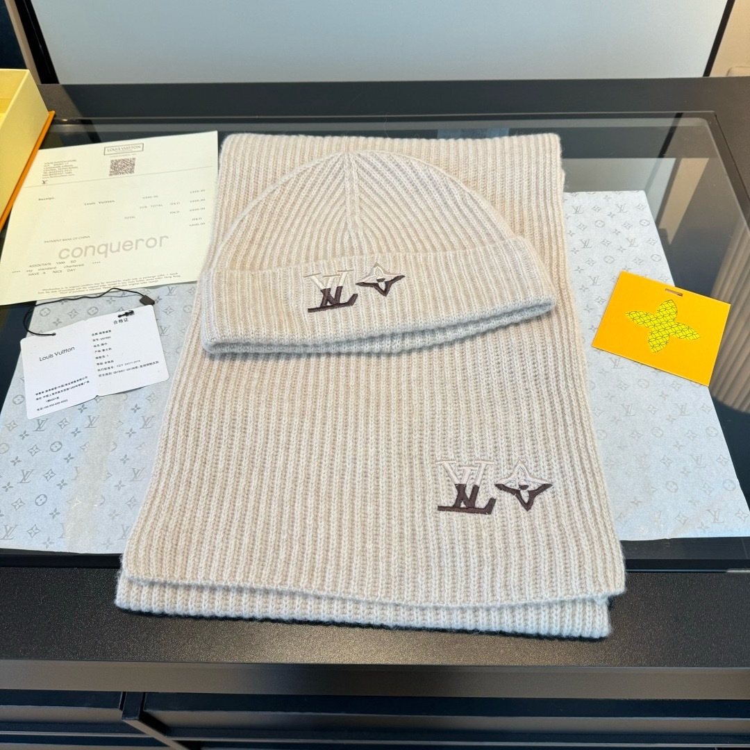 Louis Vuitton Rib-Knit Scarf & Beanie Set — front