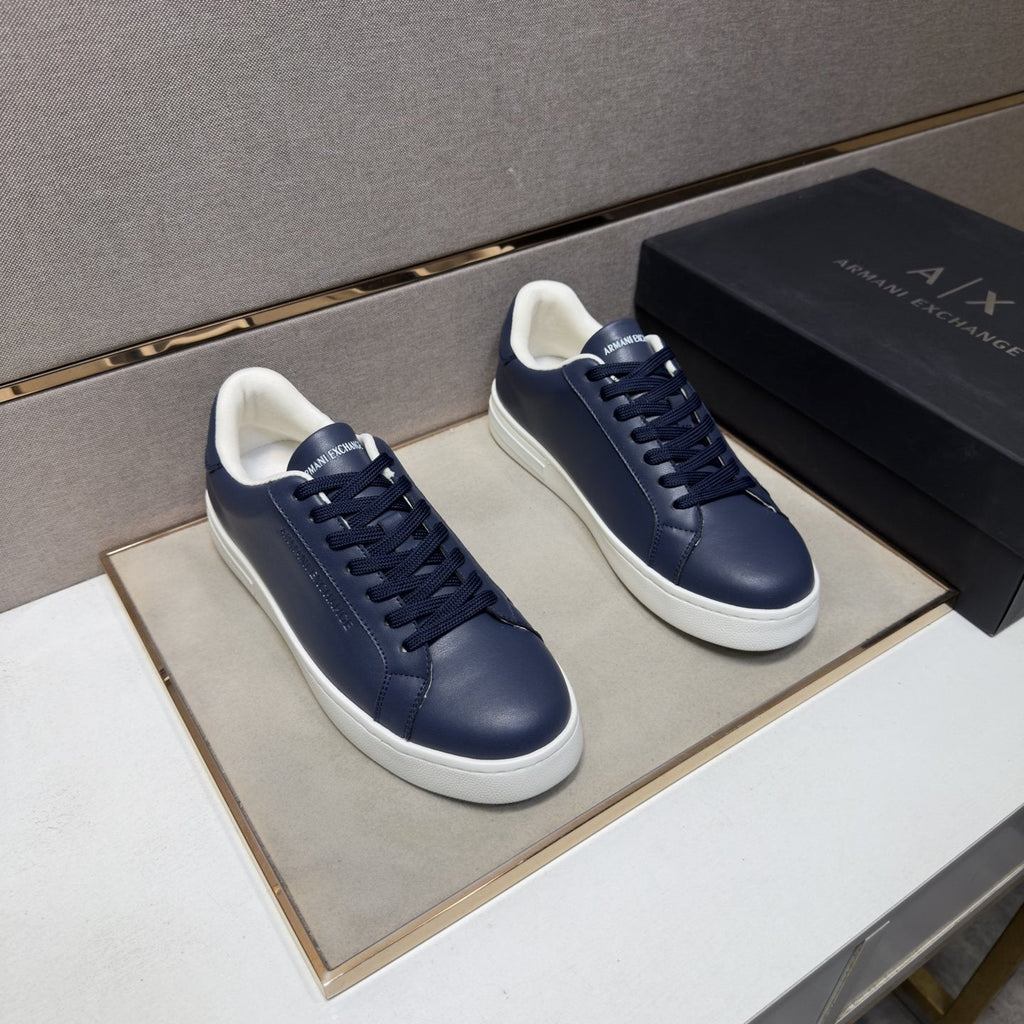 Armani Exchange Contrast Heel Low-Top Sneakers — front