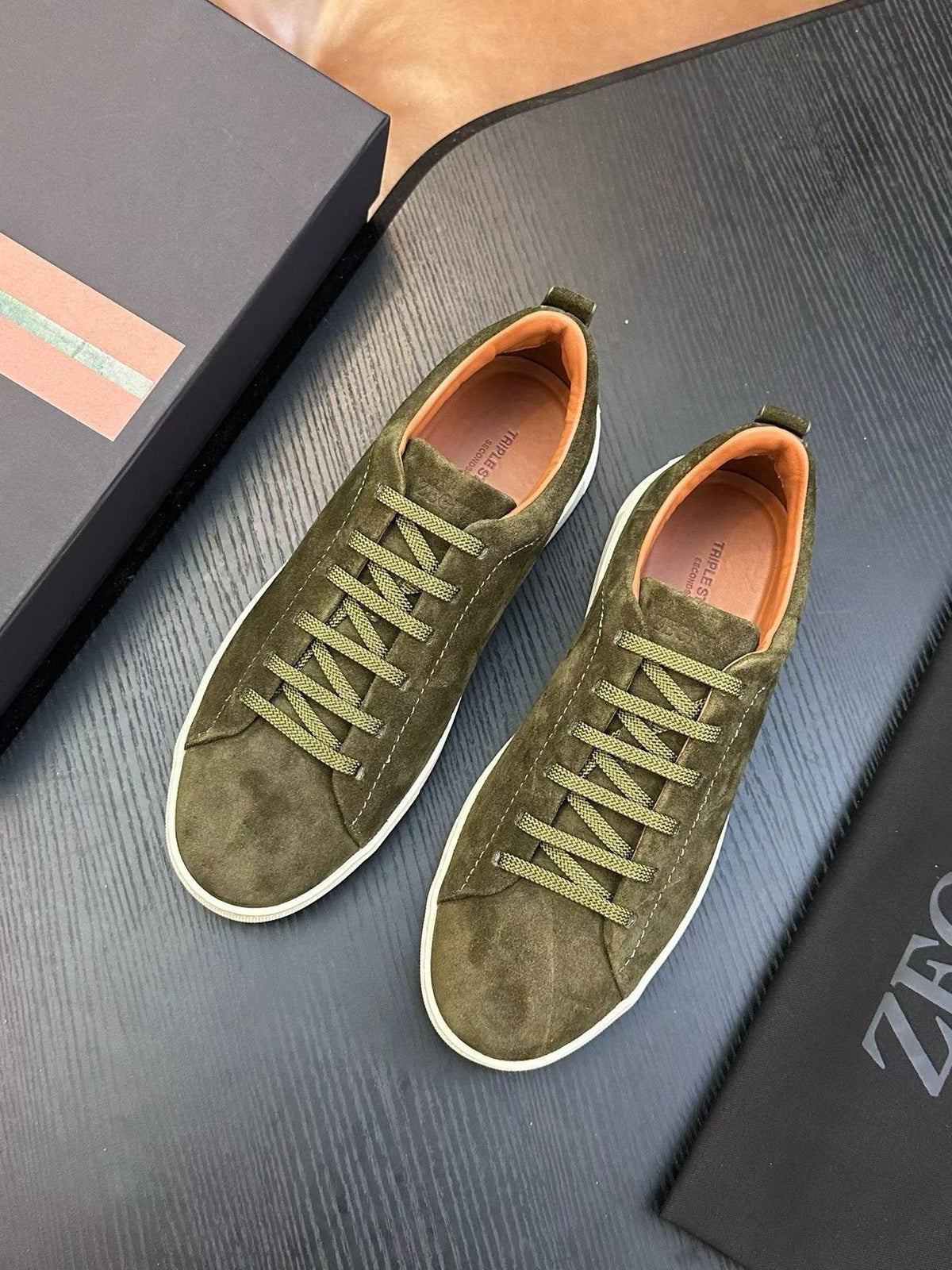 微商相册测试鞋子-Zegna Taupe Brown Lace-Up Sneakers — front