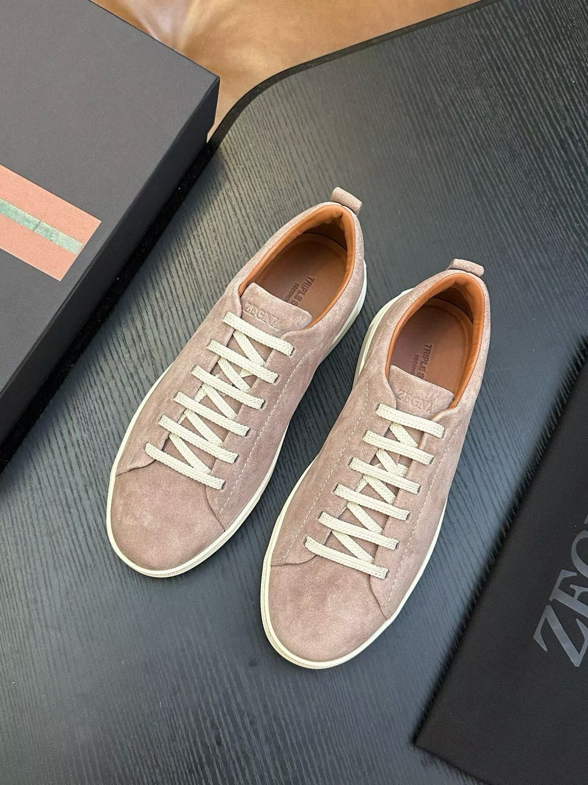 微商相册测试鞋子-Zegna Taupe Brown Lace-Up Sneakers — front