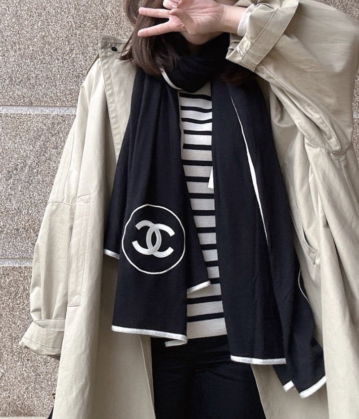 Chanel Contrast-Trim Logo Scarf — model