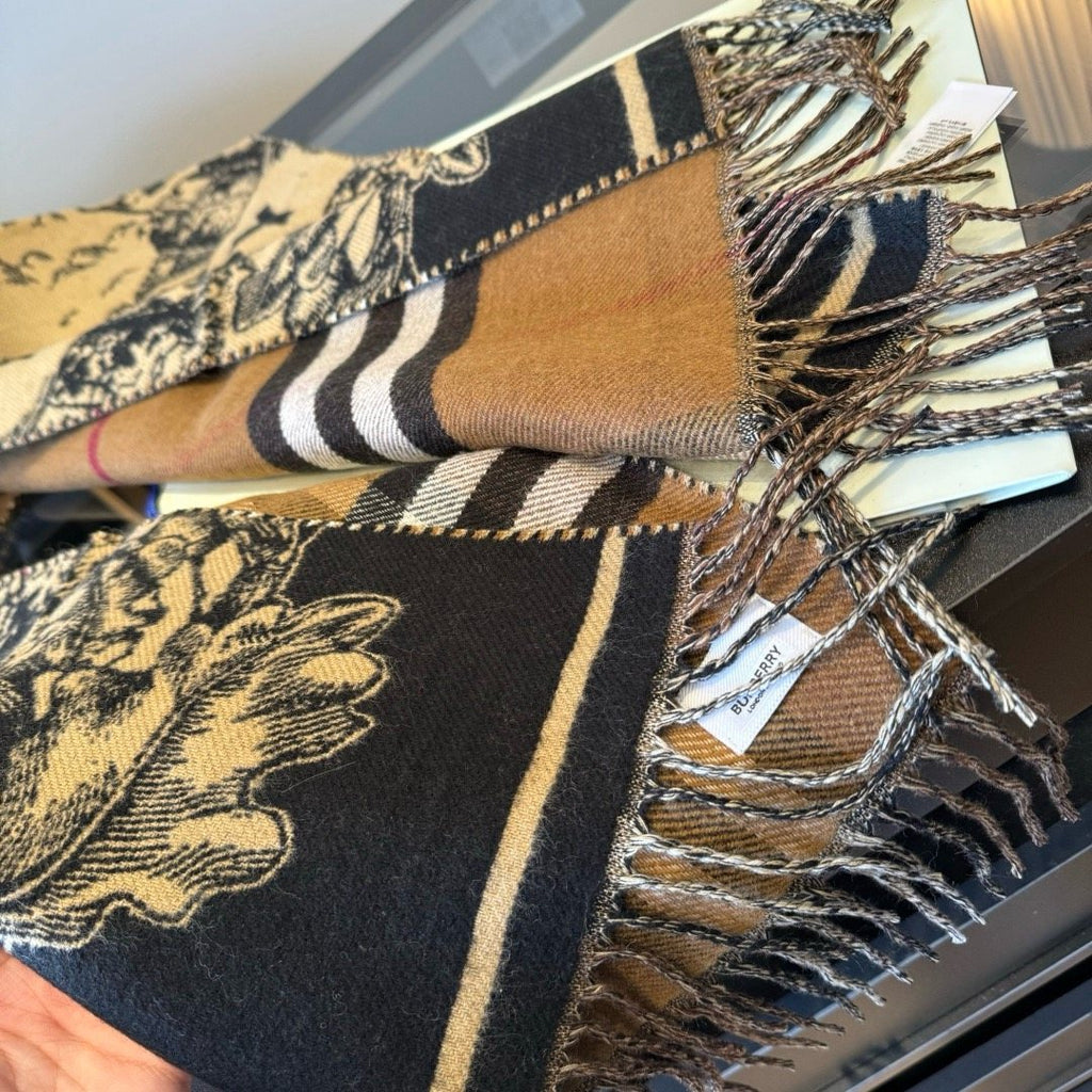 Burberry Equestrian Graphic Fringed Scarf — detail