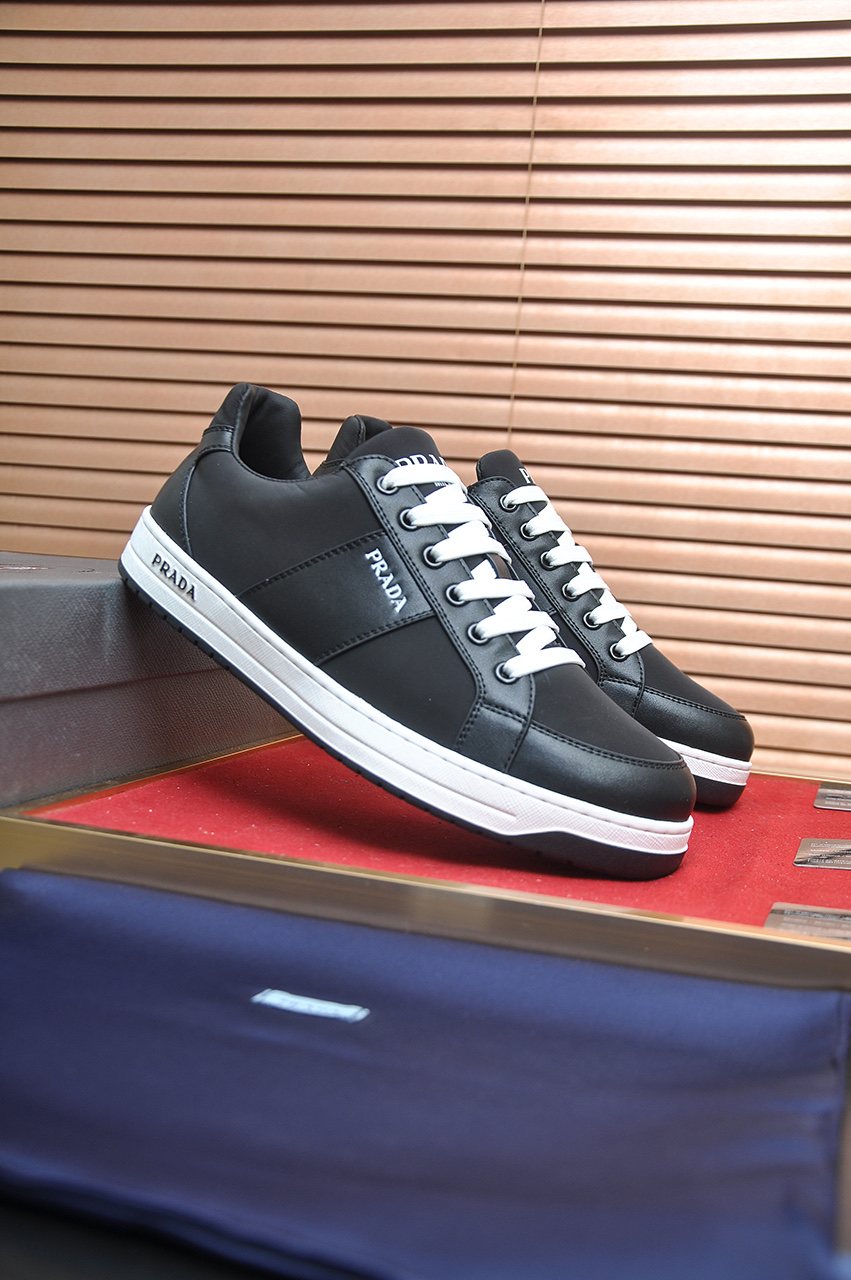 Prada Contrast Lace Low-Top Sneakers — front