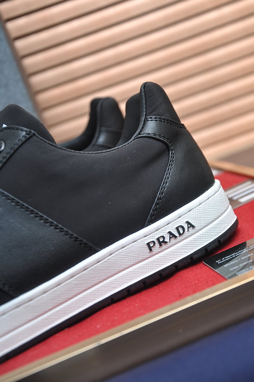 Prada Contrast Lace Low-Top Sneakers — detail