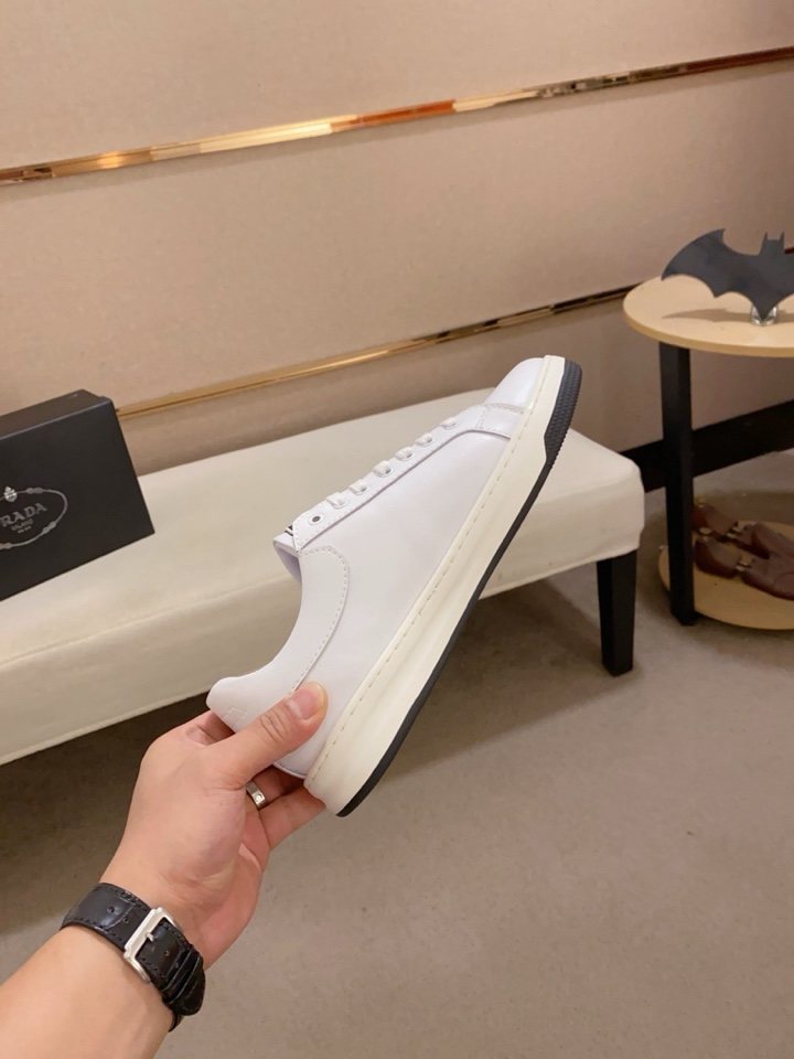 Prada Men's Low-Top Lace-Up Sneakers — model