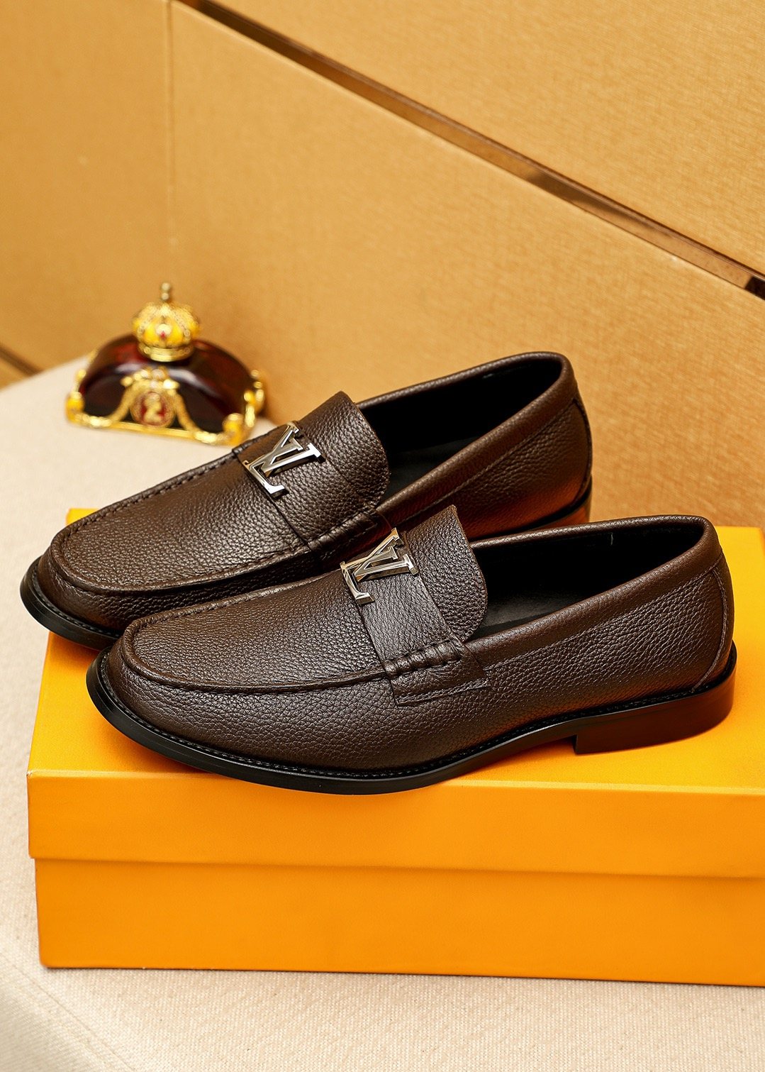Louis Vuitton Textured Hardware Loafers — model