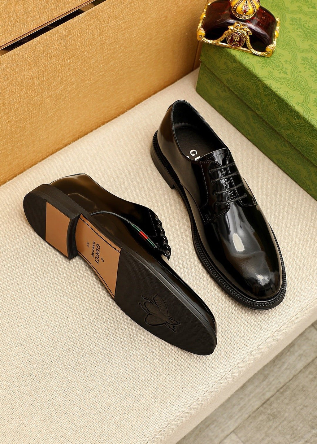 GUCCI Stripe Lace-Up Dress Shoes — front