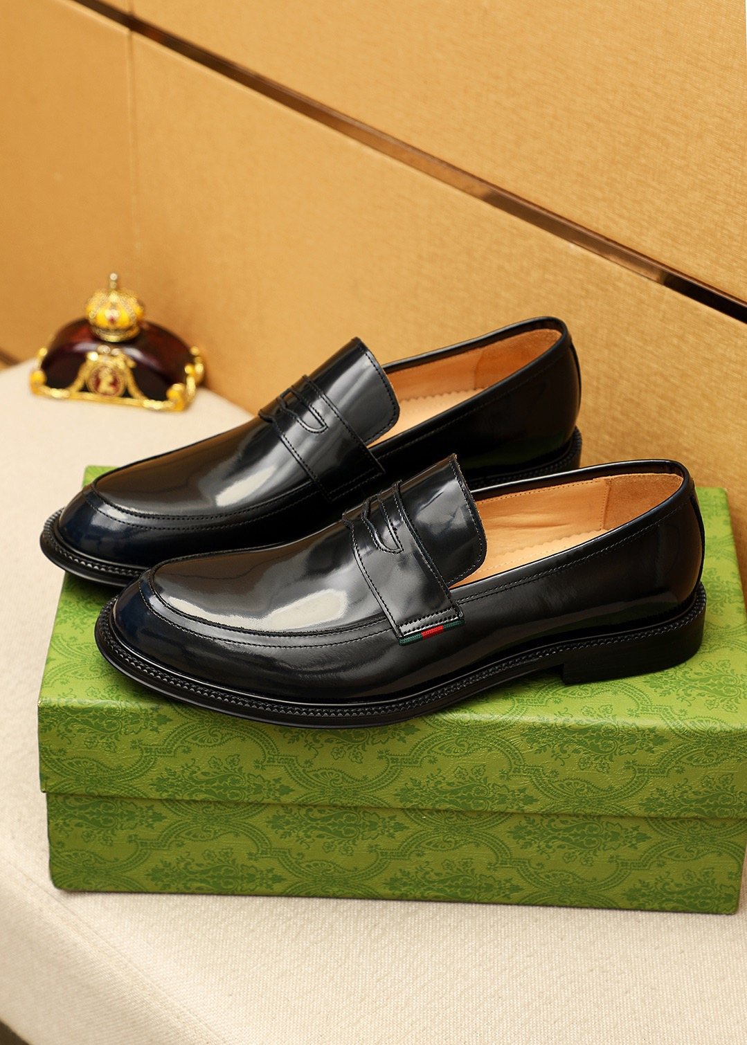 Gucci Polished Penny Loafers — side