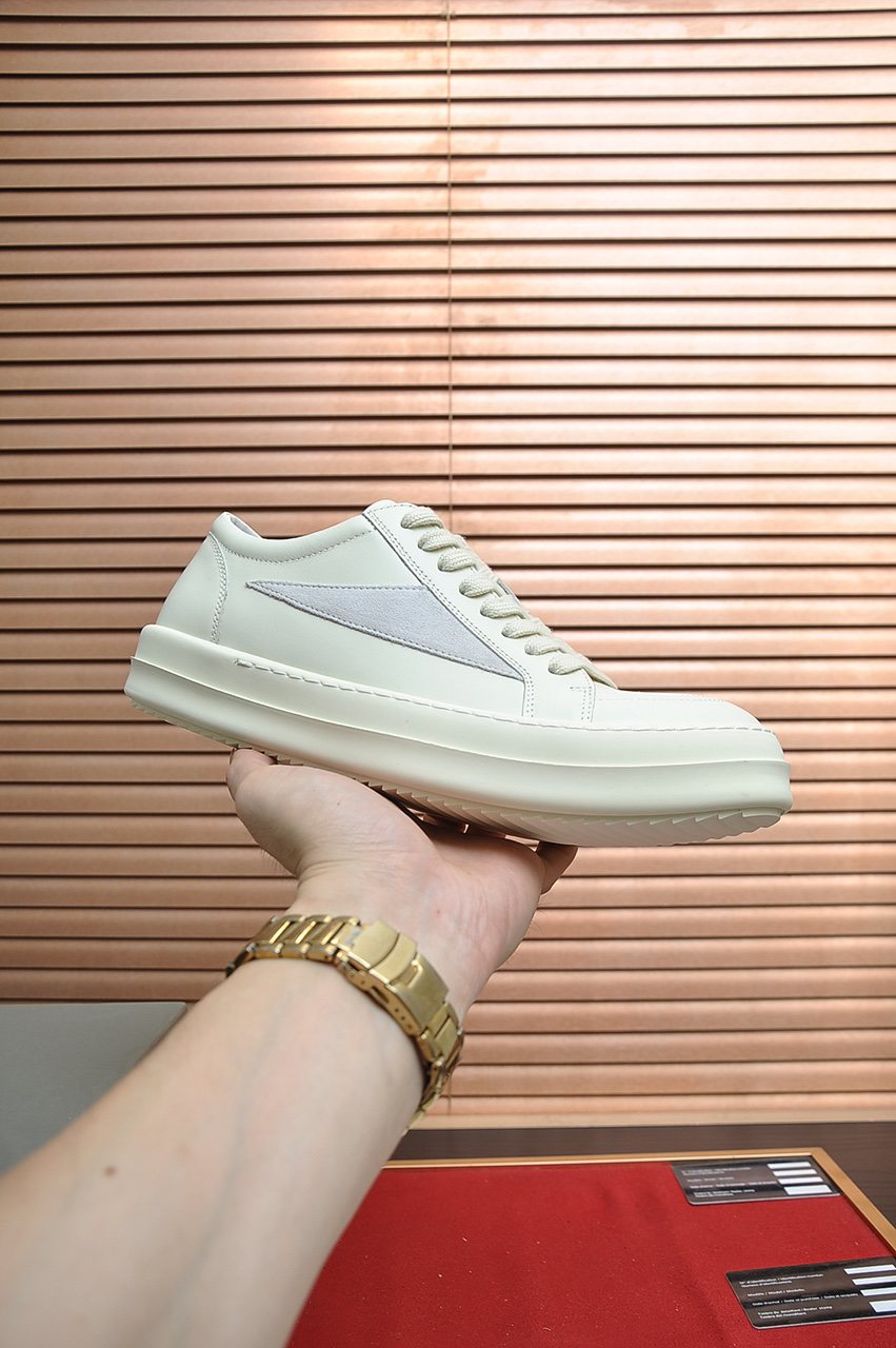 Rick Owens Contrast-Panel Platform Low-Top Sneakers — model