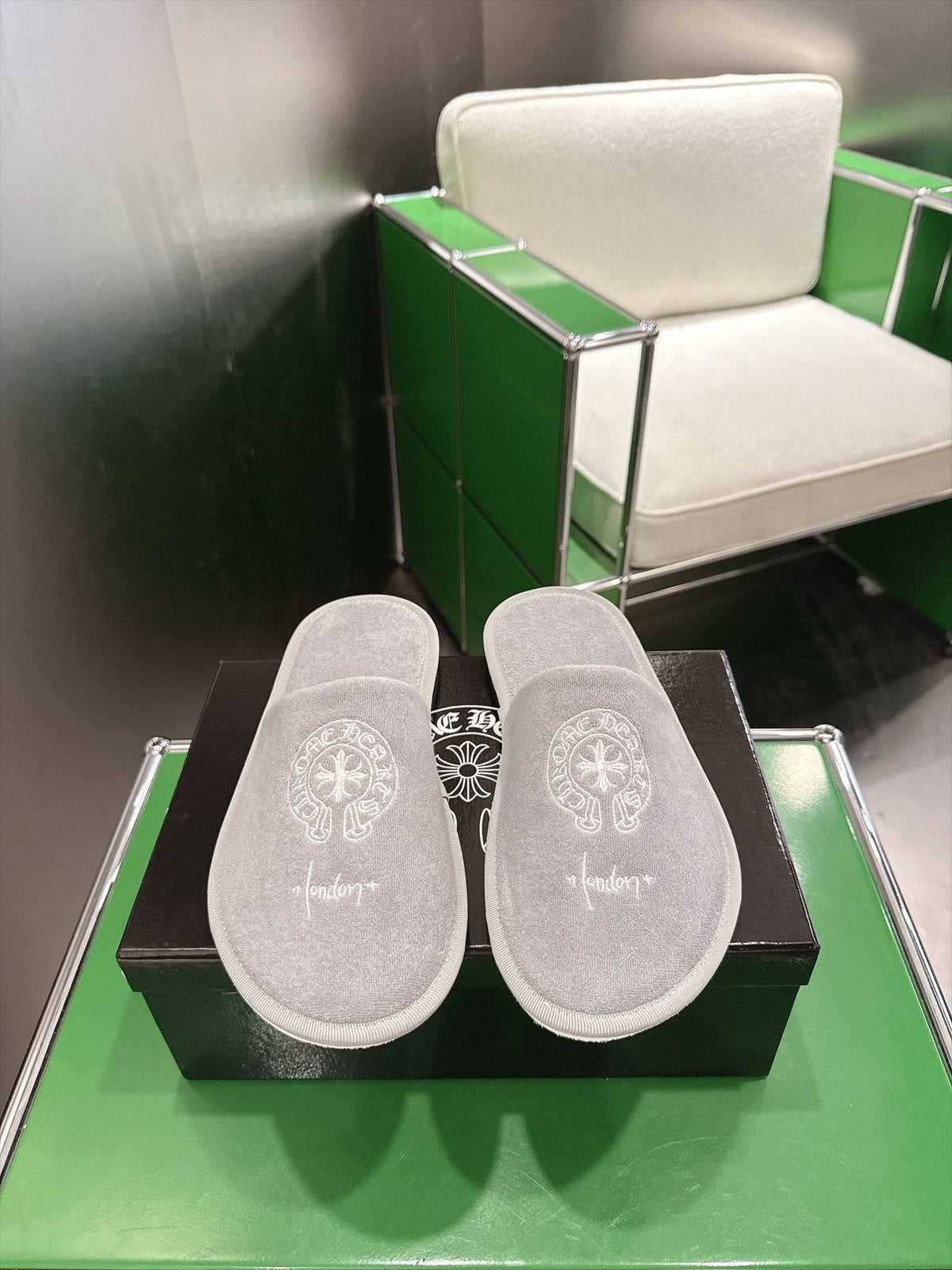 Comehearts Embroidered Open-Back Slippers — front