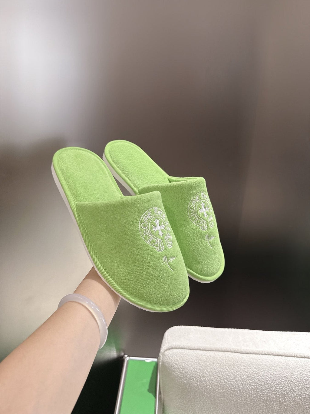 Comehearts Embroidered Open-Back Slippers — model