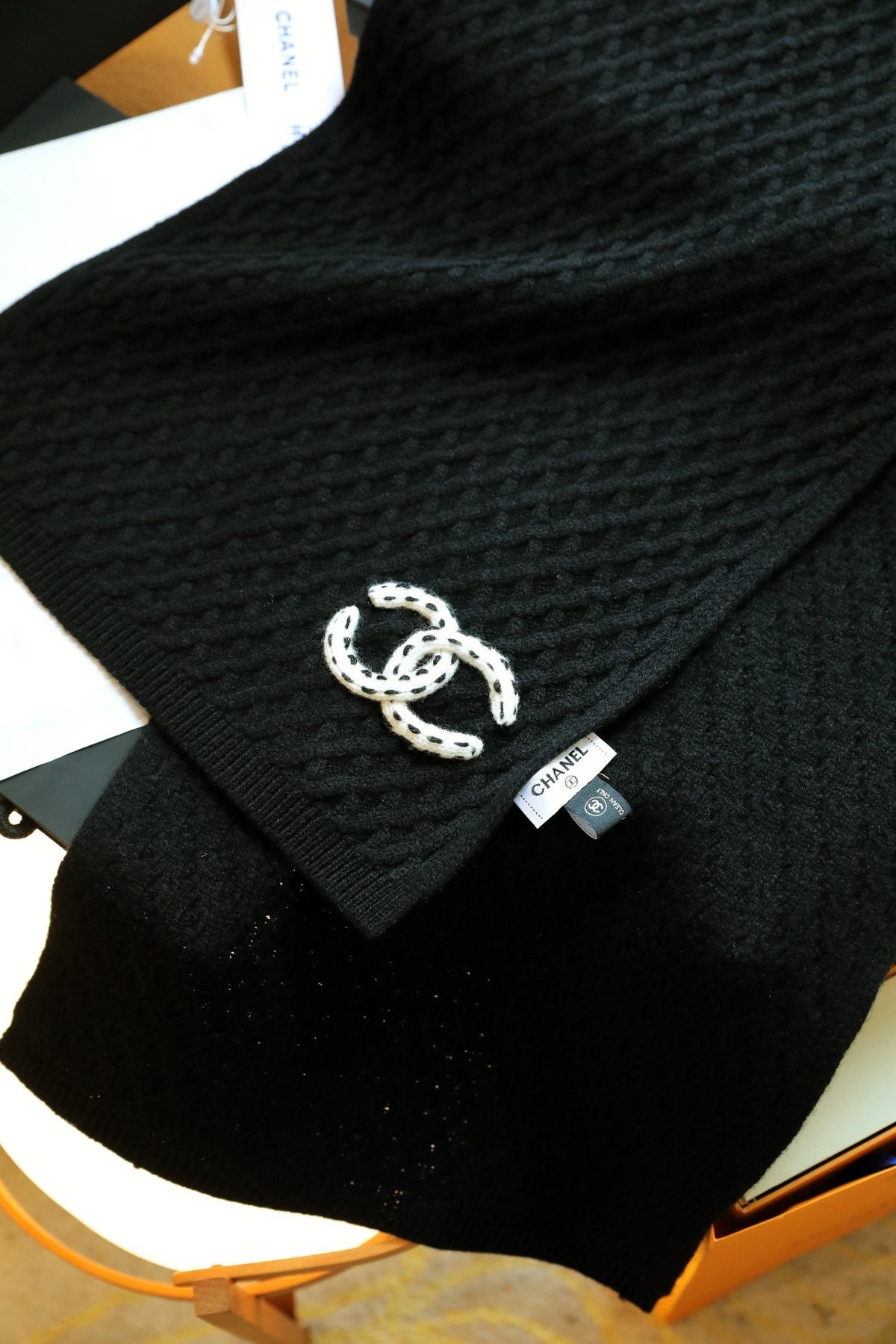 Chanel Diamond Knit Scarf — detail