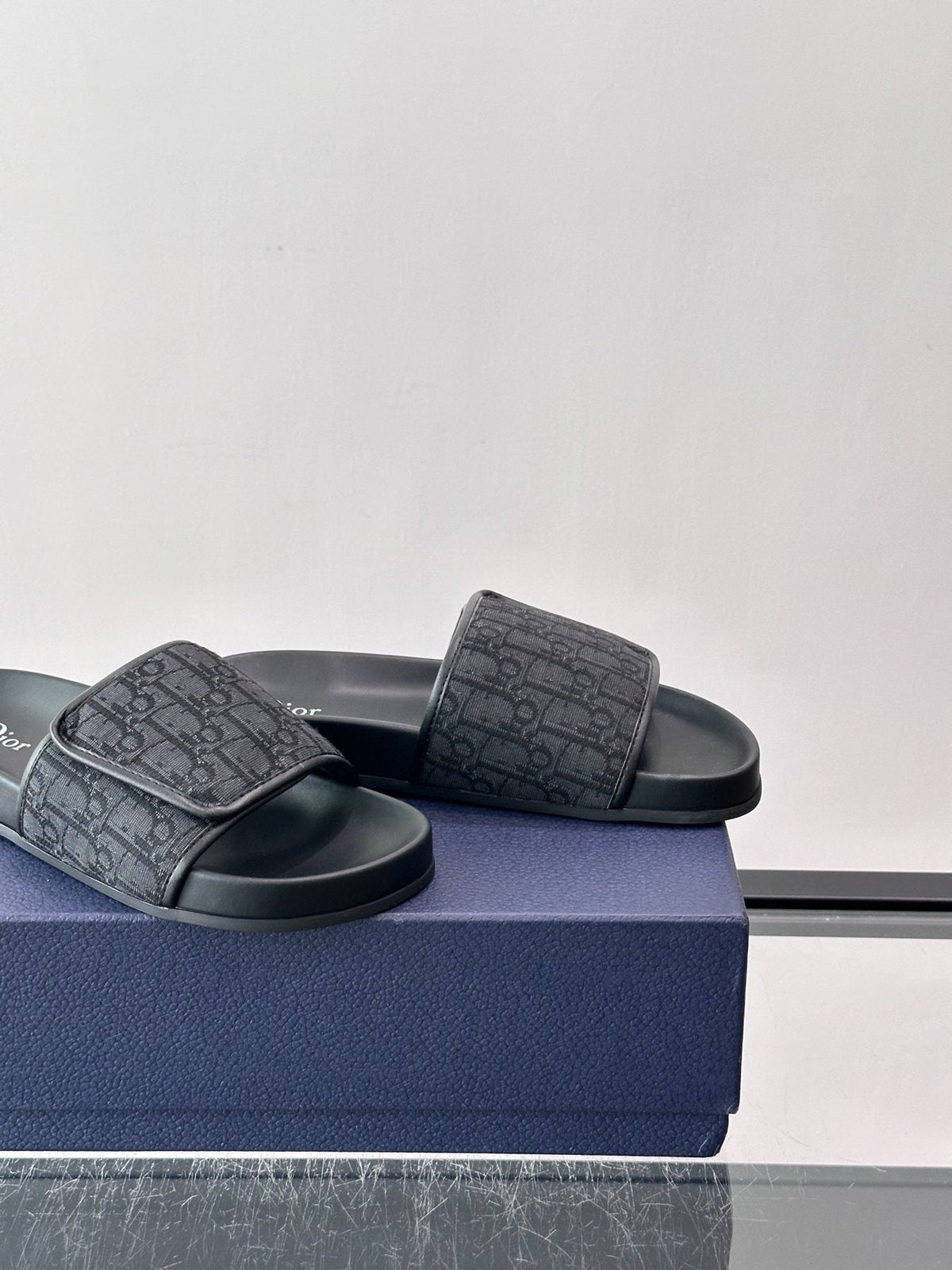 微商相册测试鞋子-Dior Patterned Strap Slide Sandals — side