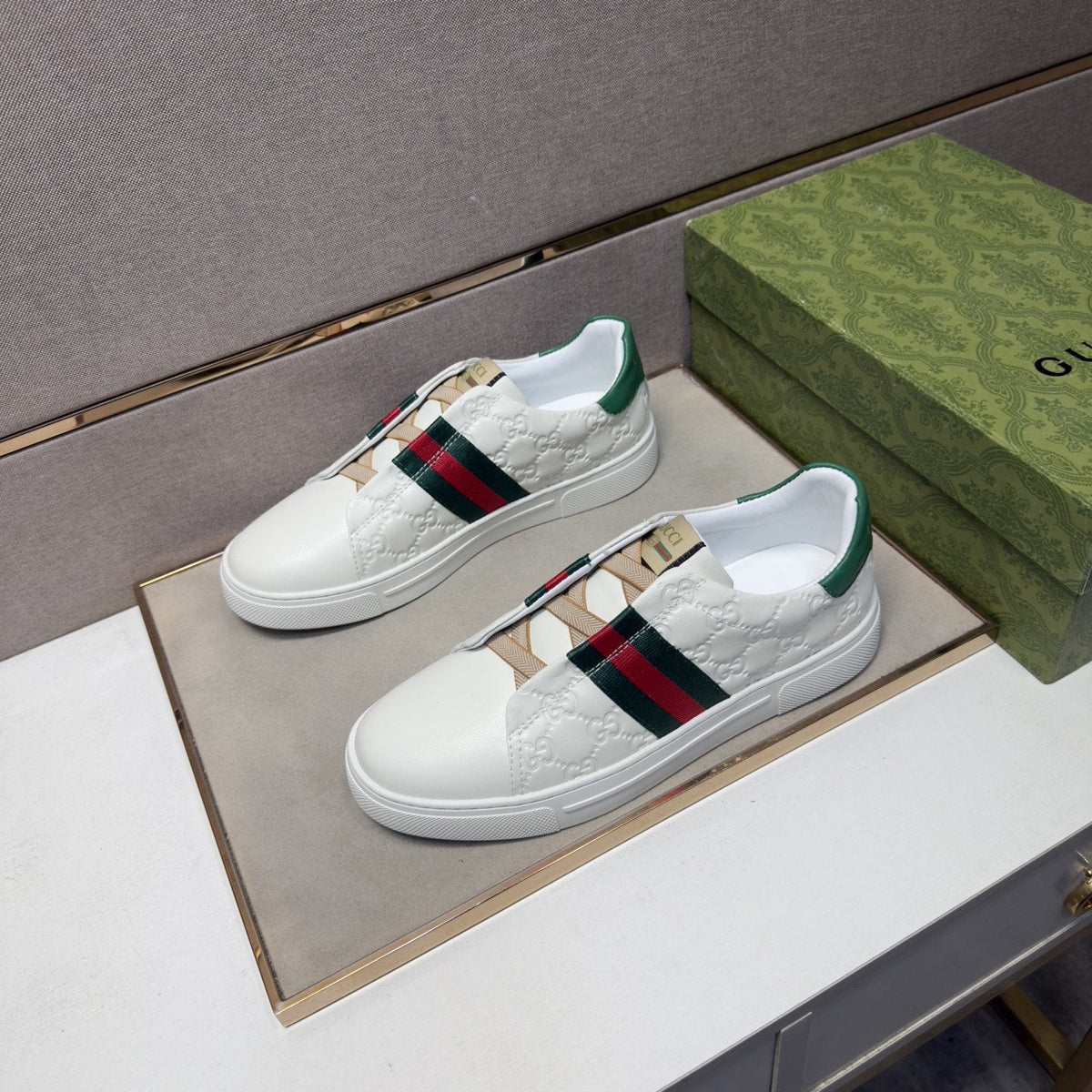 Gucci Green-Red Stripe Low-Top Sneakers — side