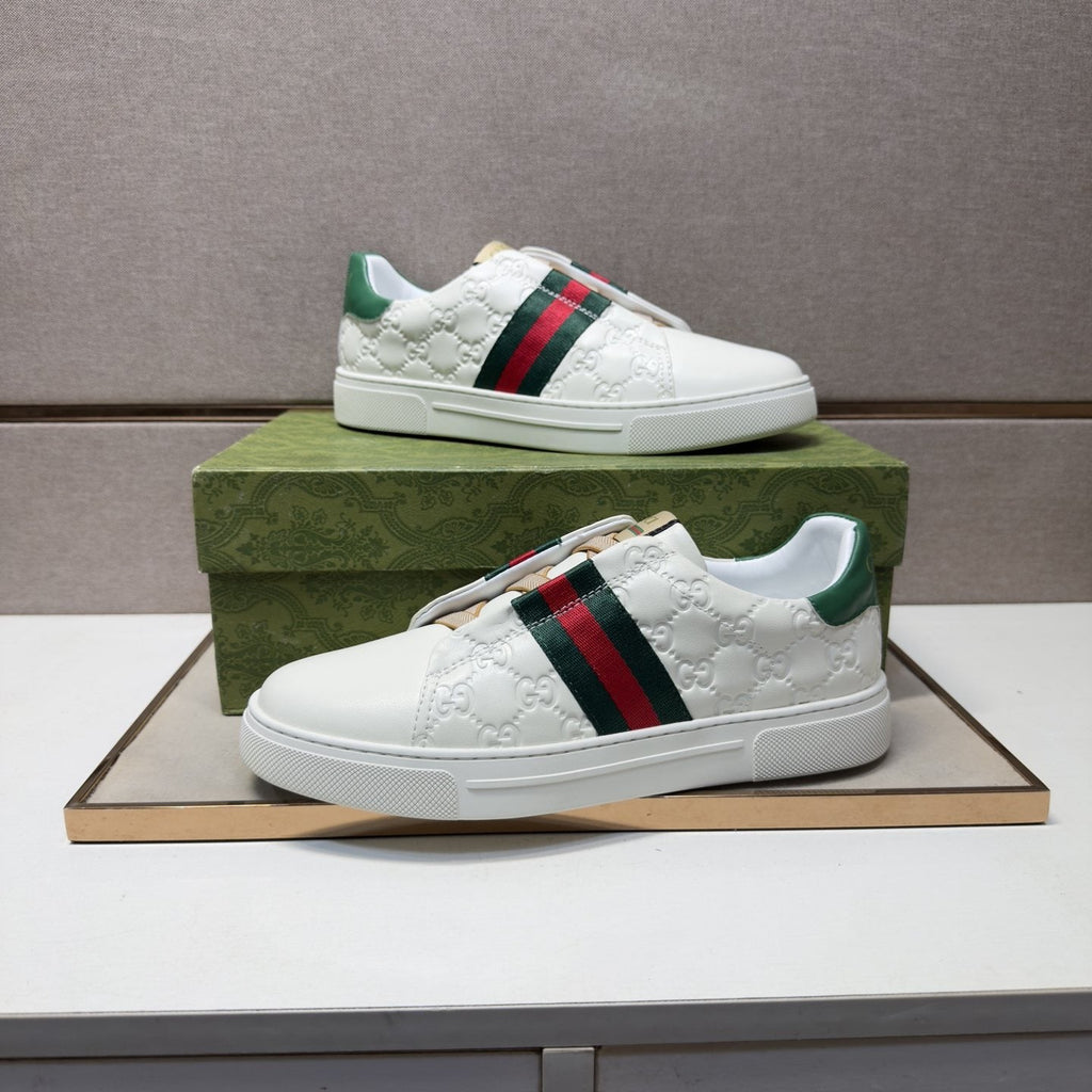 Gucci Green-Red Stripe Low-Top Sneakers — model