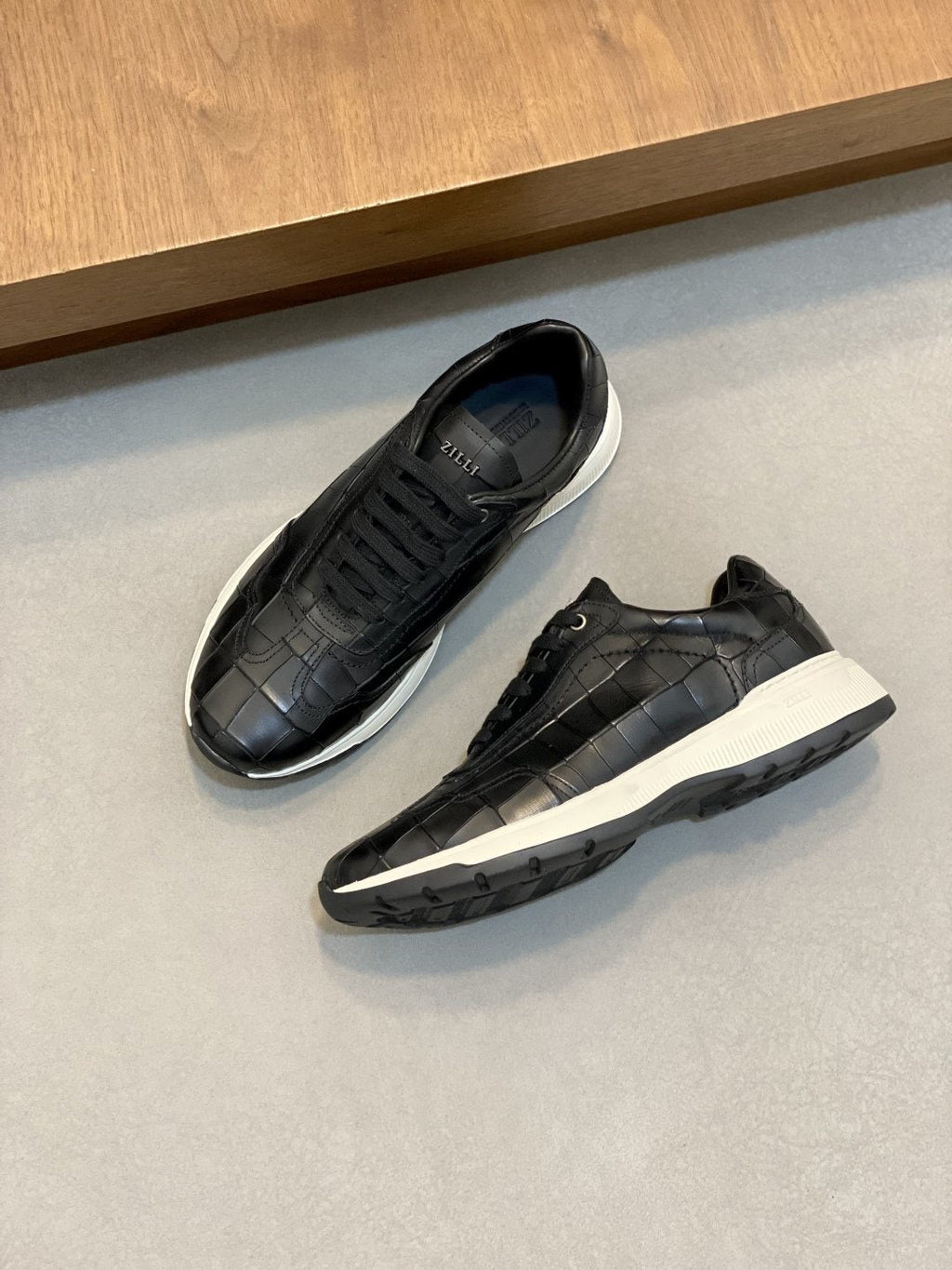 ZILLI Textured Low-Top Sneakers — front