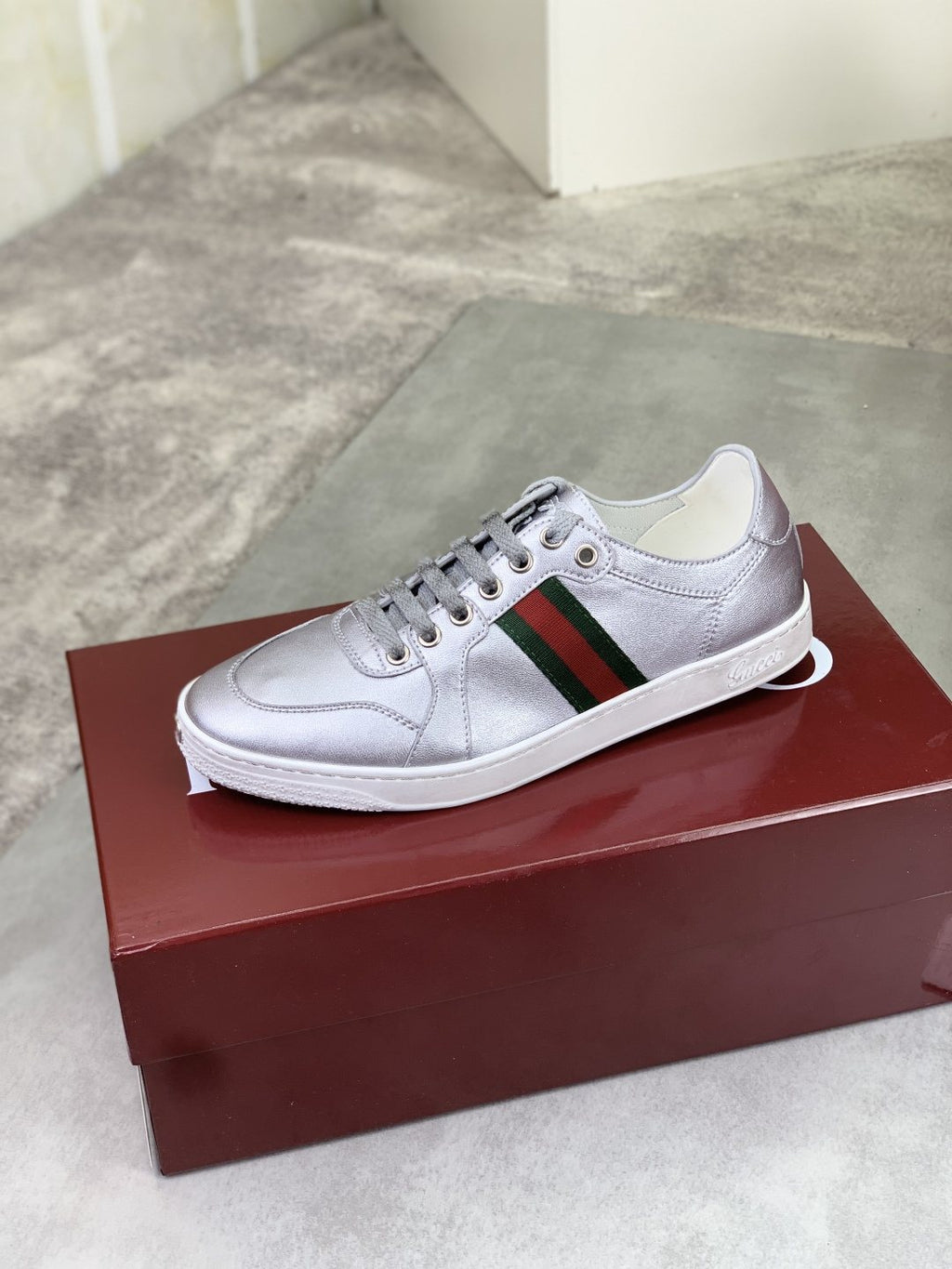 Gucci Low-Top Sneakers with Green and Red Side Stripes — side