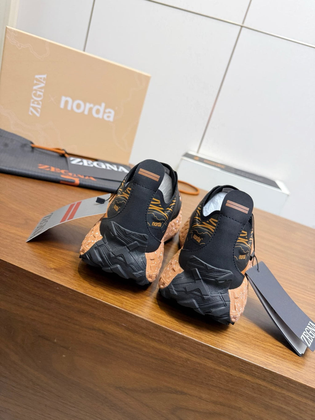 Black Contrast Lace-Up Athletic Shoes — detail