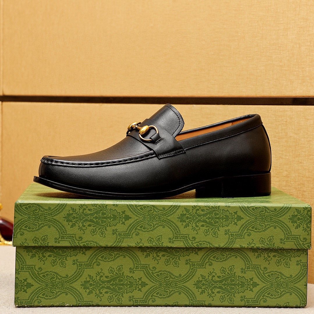 GUCCI Leather Horsebit Loafers — side