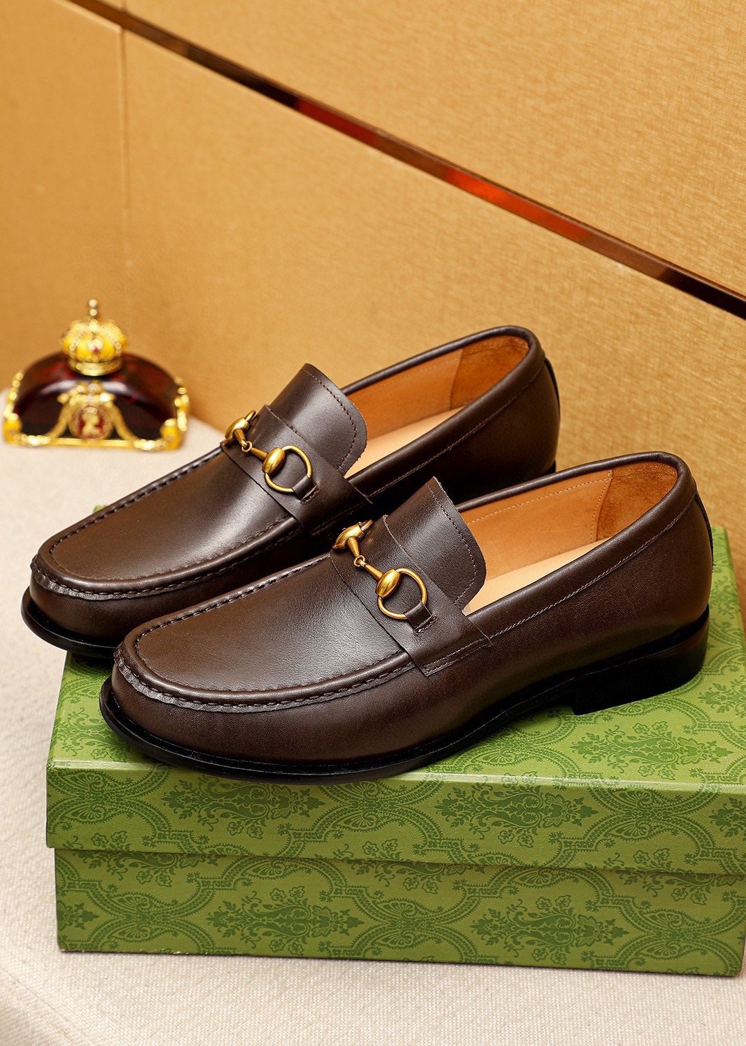 GUCCI Leather Horsebit Loafers — side