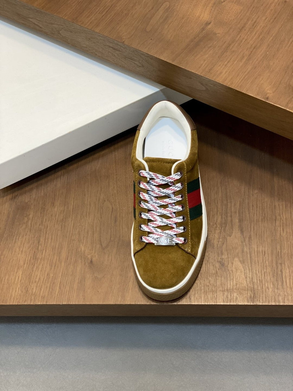 Gucci Stripe Low-Top Sneakers — front