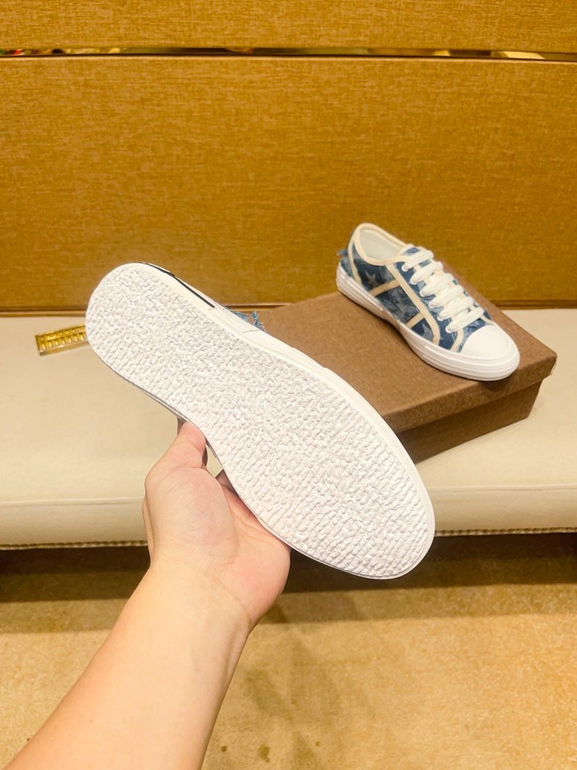 Star-Pattern High-Top Sneakers — side