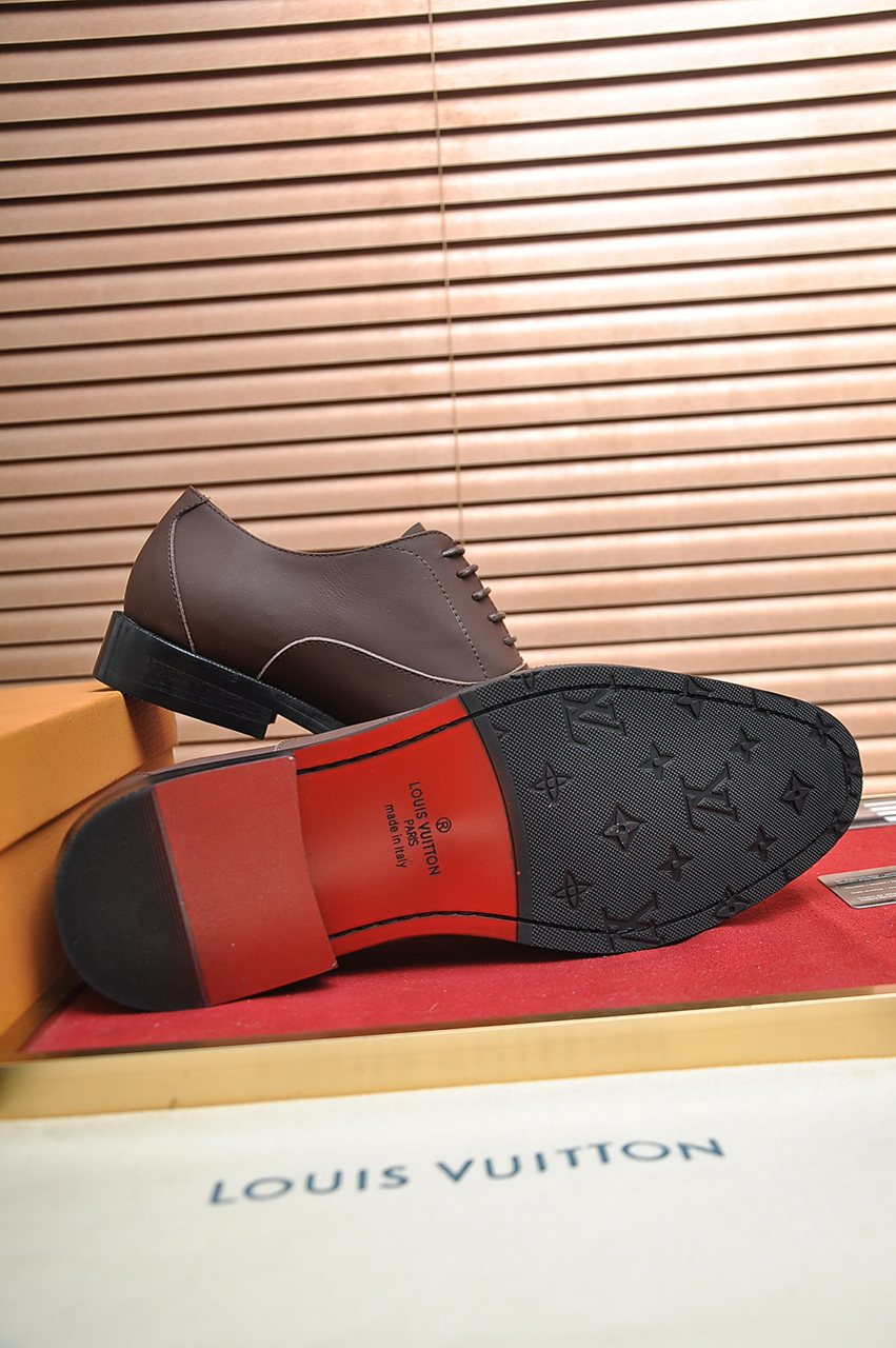 Louis Vuitton Cap-Toe Lace-Up Dress Shoes — detail