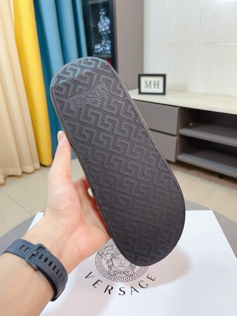 微商相册测试鞋子-Versace Patterned Slide Sandals — back