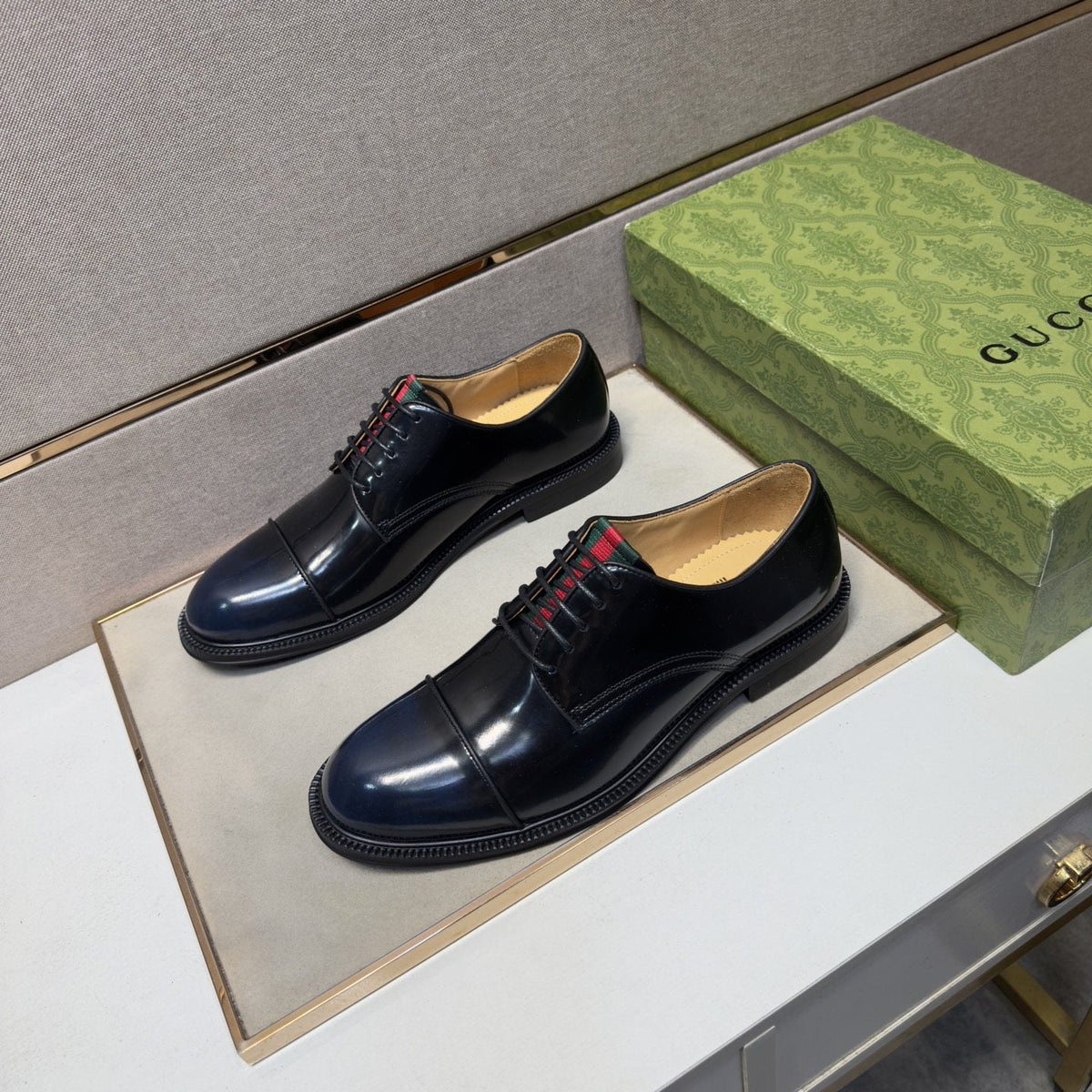 Gucci Men's Stripe-Accent Lace-Up Dress Shoes — front