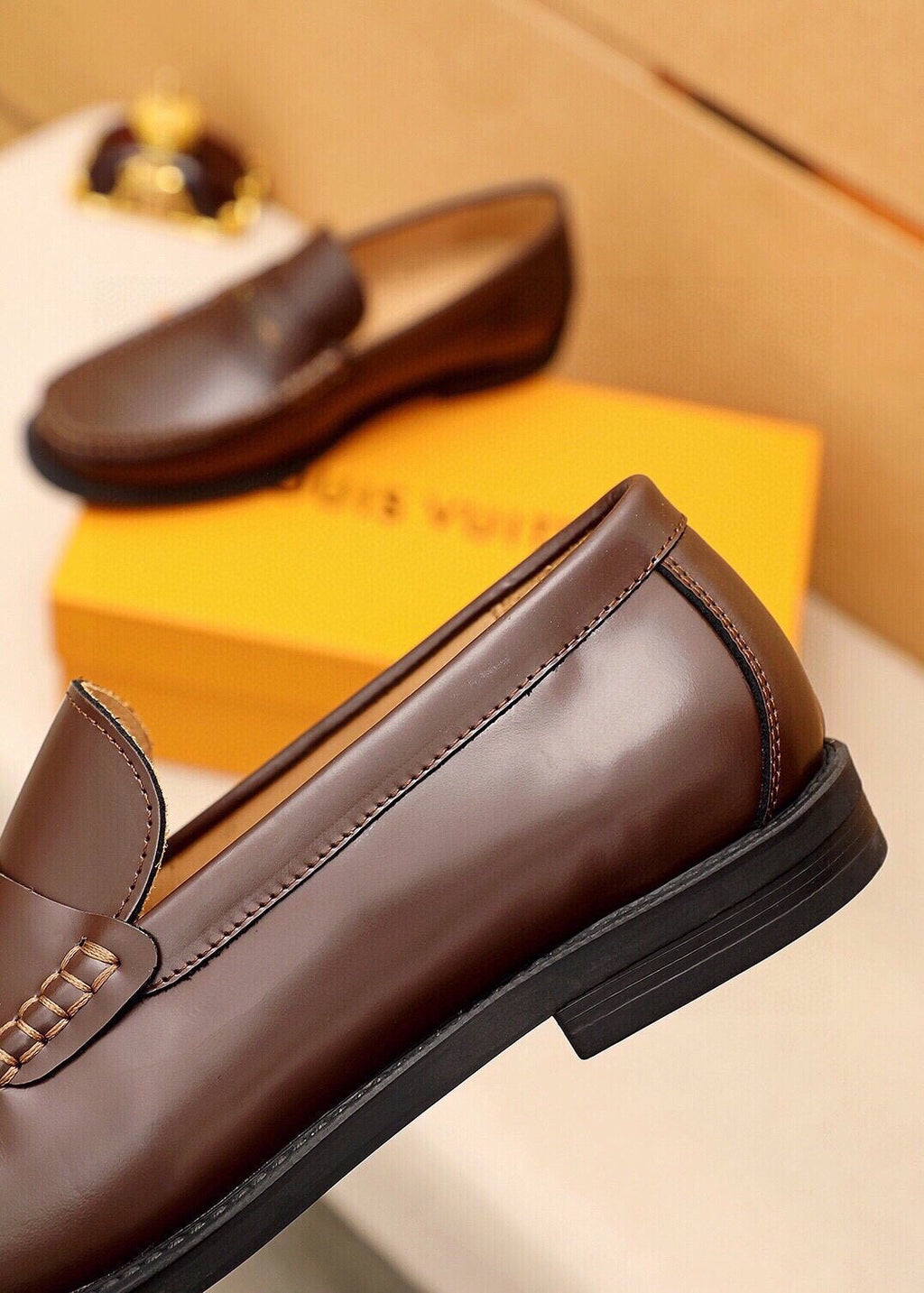 微商相册测试鞋子-Louis Vuitton Penny Loafers — detail