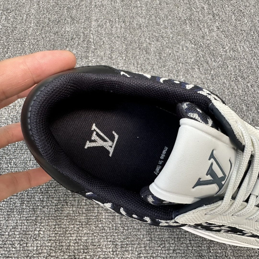 Louis Vuitton Monogram Low-Top Sneakers — detail