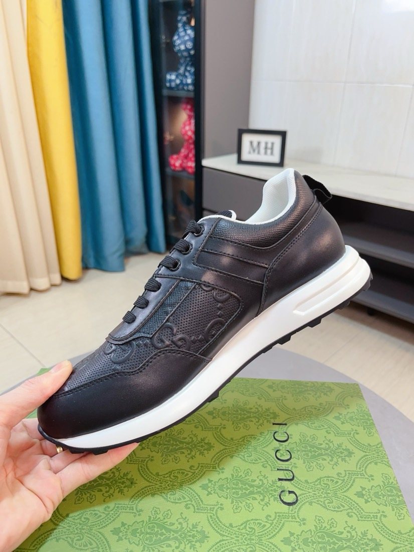 Gucci Men’s Textured Low-Top Sneakers — side