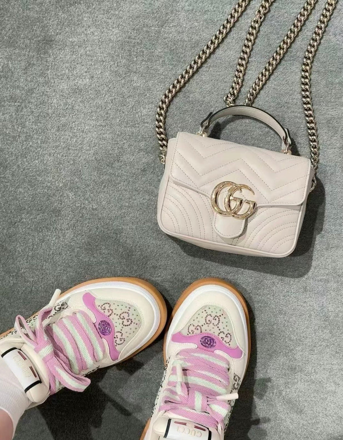 Gucci GG Marmont Mini Top Handle Bag – 811238