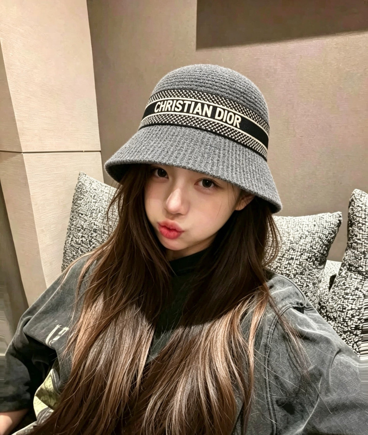 Dior Bucket Hat – Face-Flattering Style