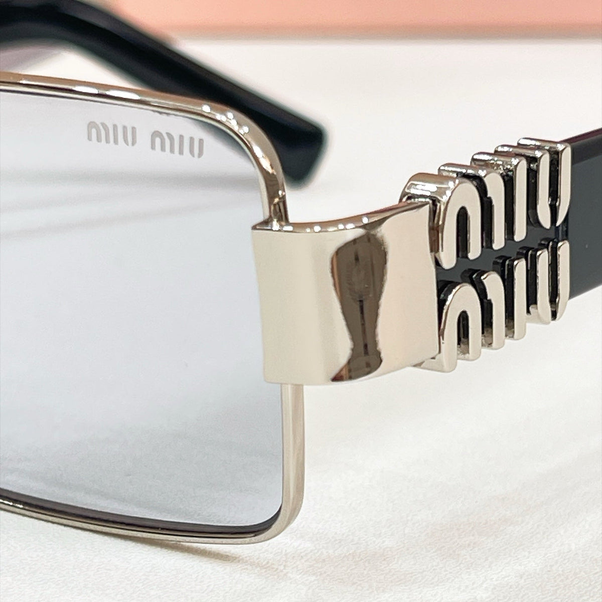 Miu Miu Sunglasses – MU 115AV